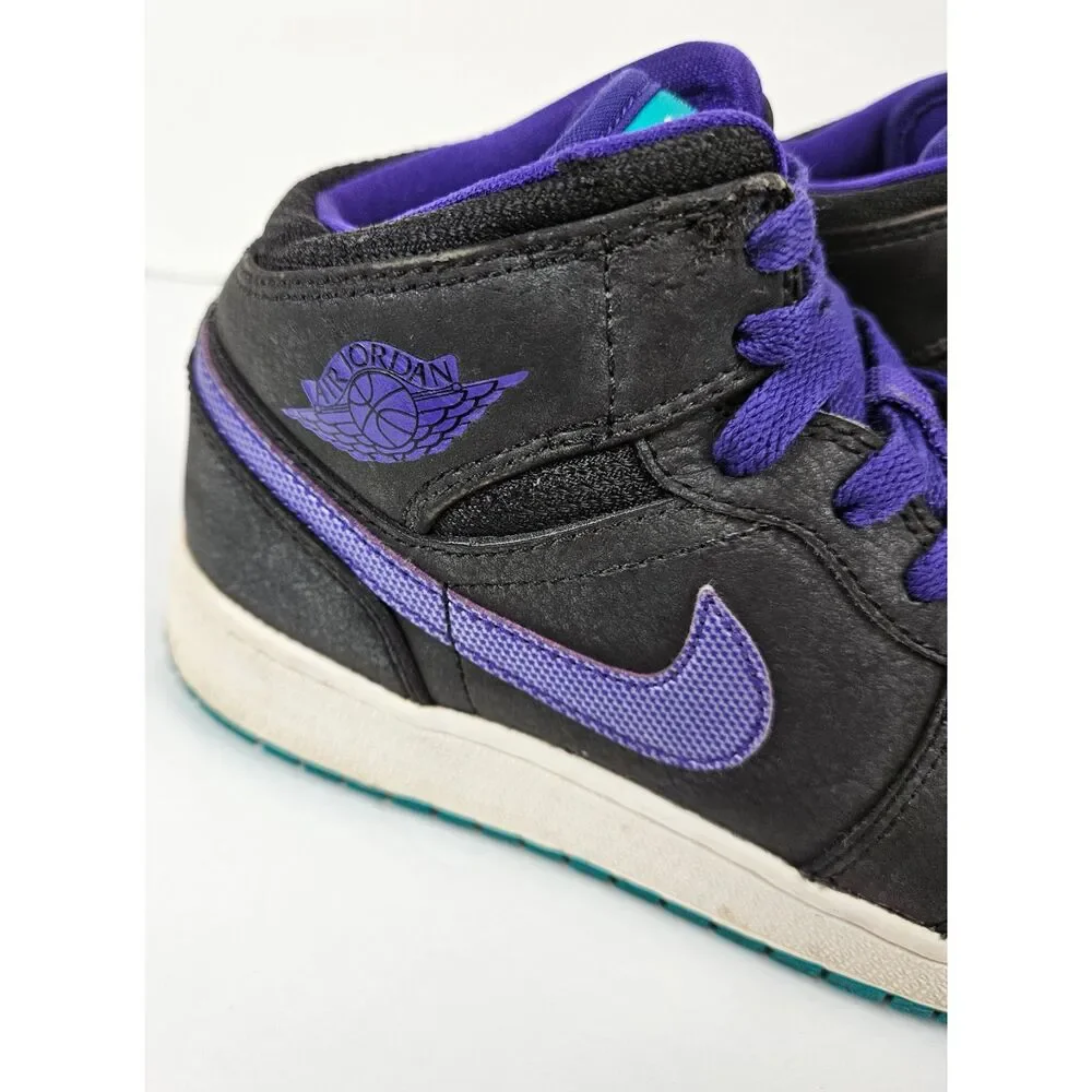 Air Jordan 1 mid grape sneakers. Size: 4.5Y